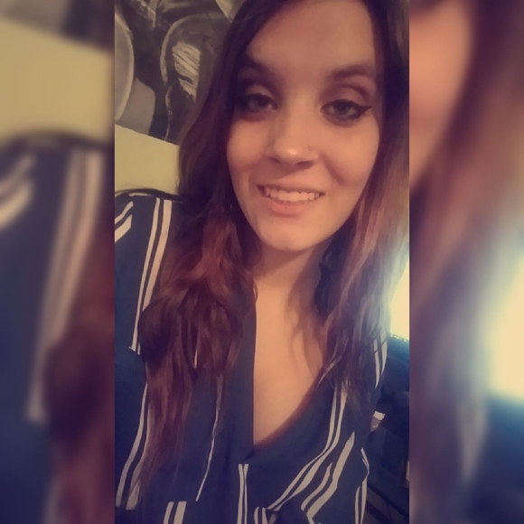 Meet your Posher, Brooke - Picture 1 of 1